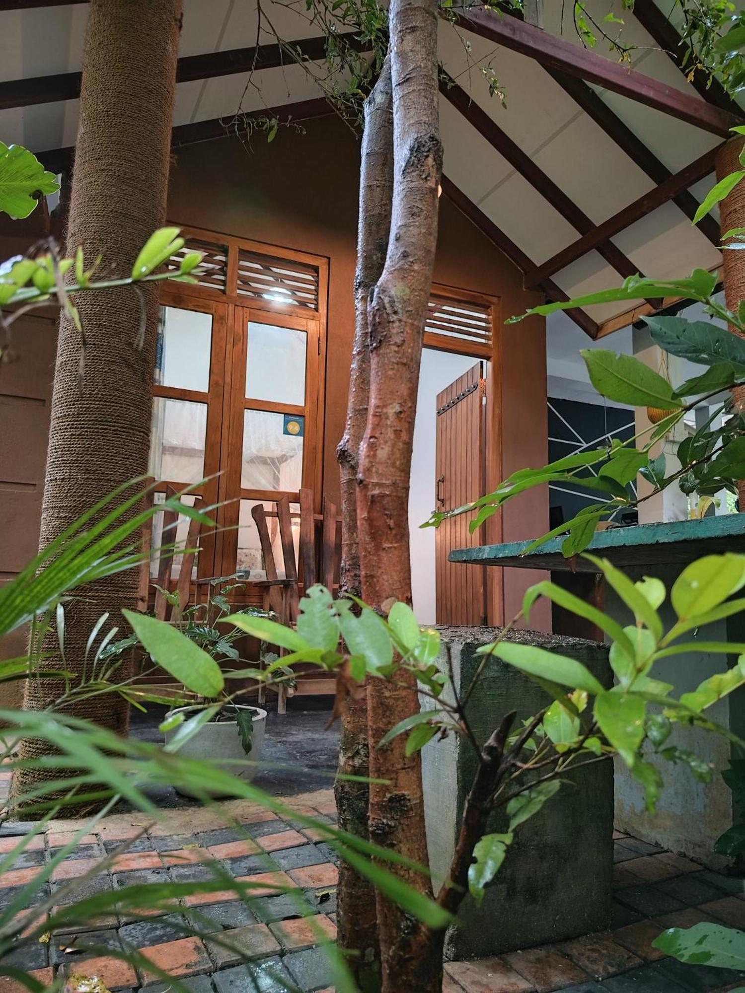 Peacock'S Paradise Safari Hostel Udawalawe Zewnętrze zdjęcie